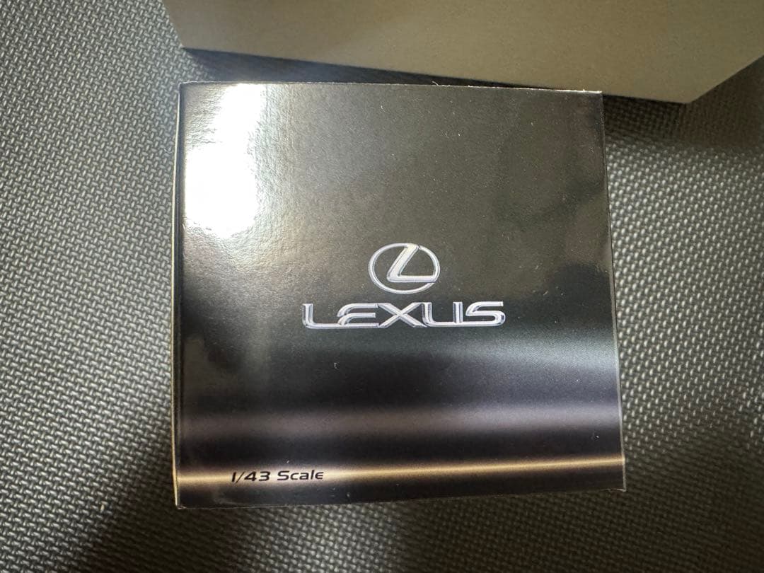 レクサス LM 1/43 左ハンドル ソニックチタニウム