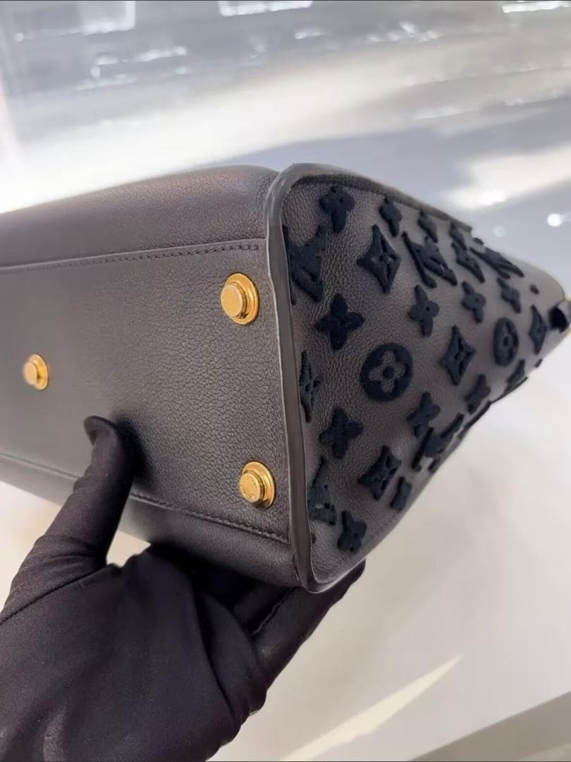 【新品同様】On My Side ブラック ショルダーバッグ