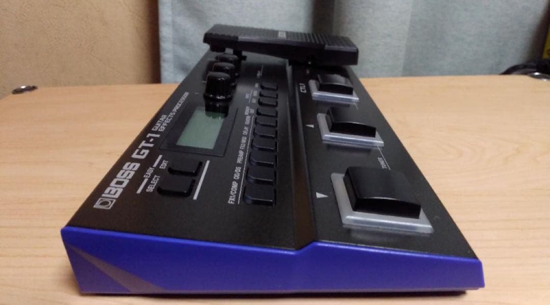 BOSS GT-1 マルチエフェクター＋boss純正アダプター+教科書