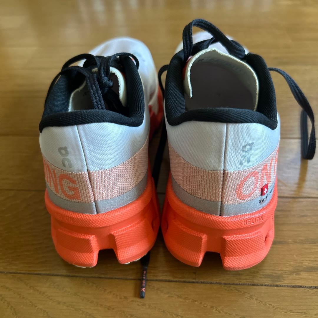 On Cloud monster hyper22.5㎝