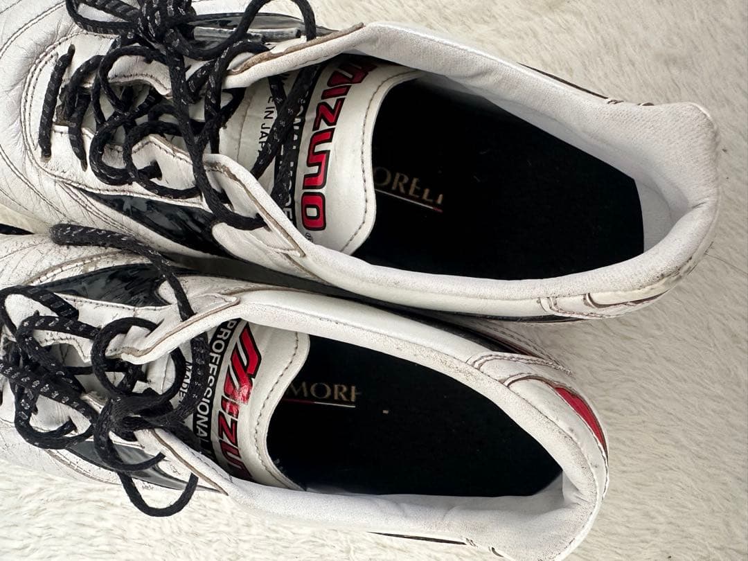 Mizuno Morelia スパイク ホワイト/ブラック/レッド24.5センチ