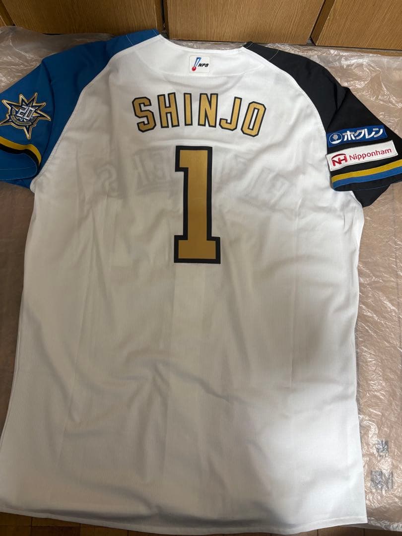 北海道日本ハムファイターズ　新庄剛志20周年記念ユニフォーム帽子セット