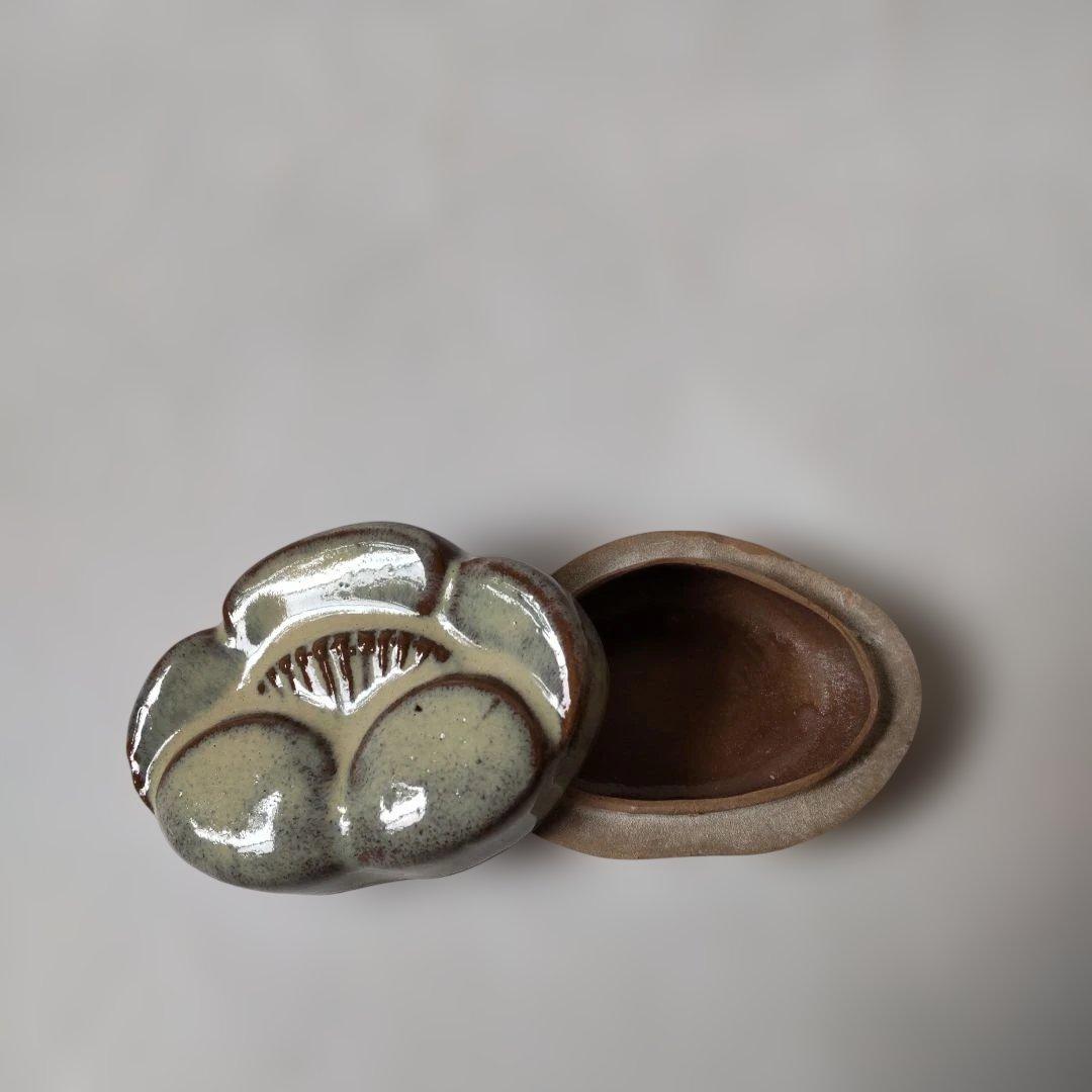 高取梅香合 高取焼 亀井味楽 作 共箱 香合 茶道具 茶器 新品 未使用 保管品