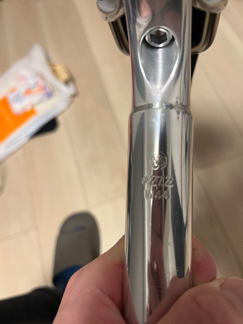 TITAN エルゴノミックサドル ブラック NJS 競輪