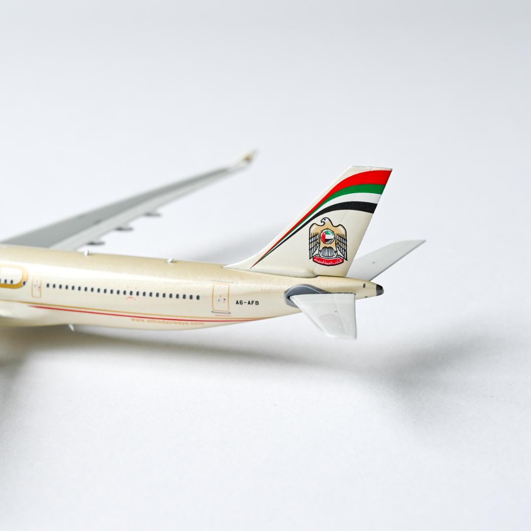 エティハド航空 A330-300 旧塗装 Phoenix 1/400