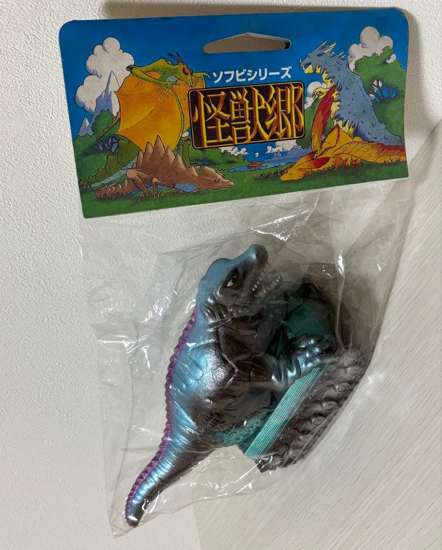 【未開封】恐竜戦車　ウルトラセブン　怪獣郷