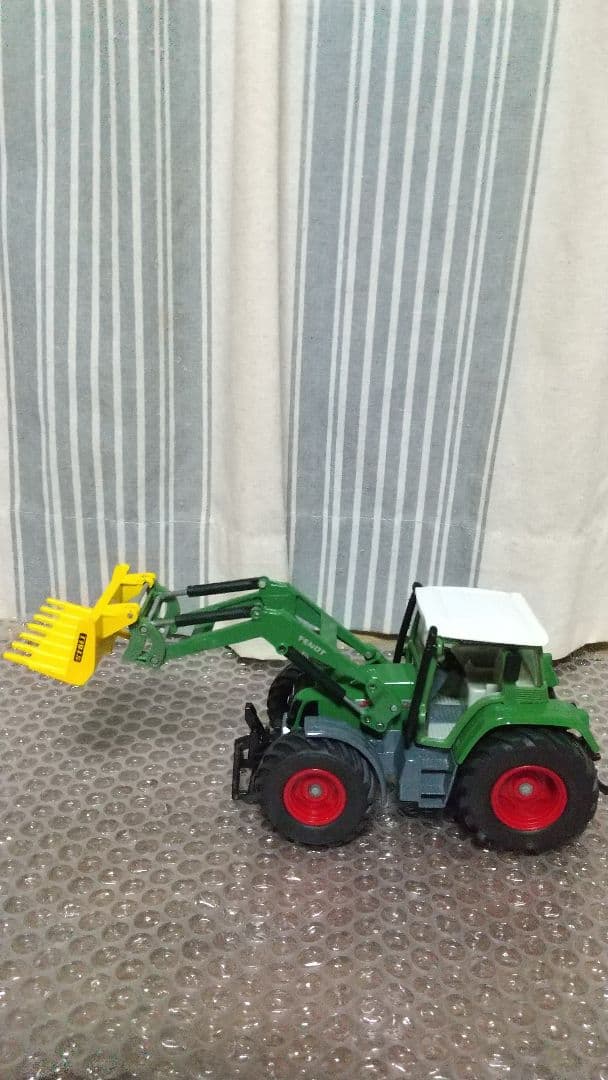 最終値下げ！ジク　ビックサイズ　フェント　ローダー　トラクター　純正パーツ多数