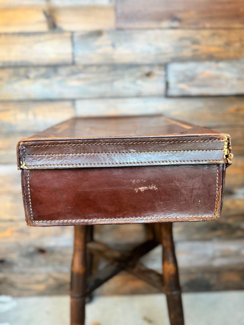 イギリス製　ビンテージトランク