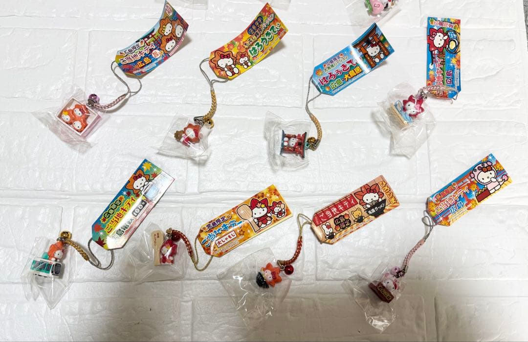 最終値下げハローキティ ご当地キティストラップ 12個セット（バラ売り不可）