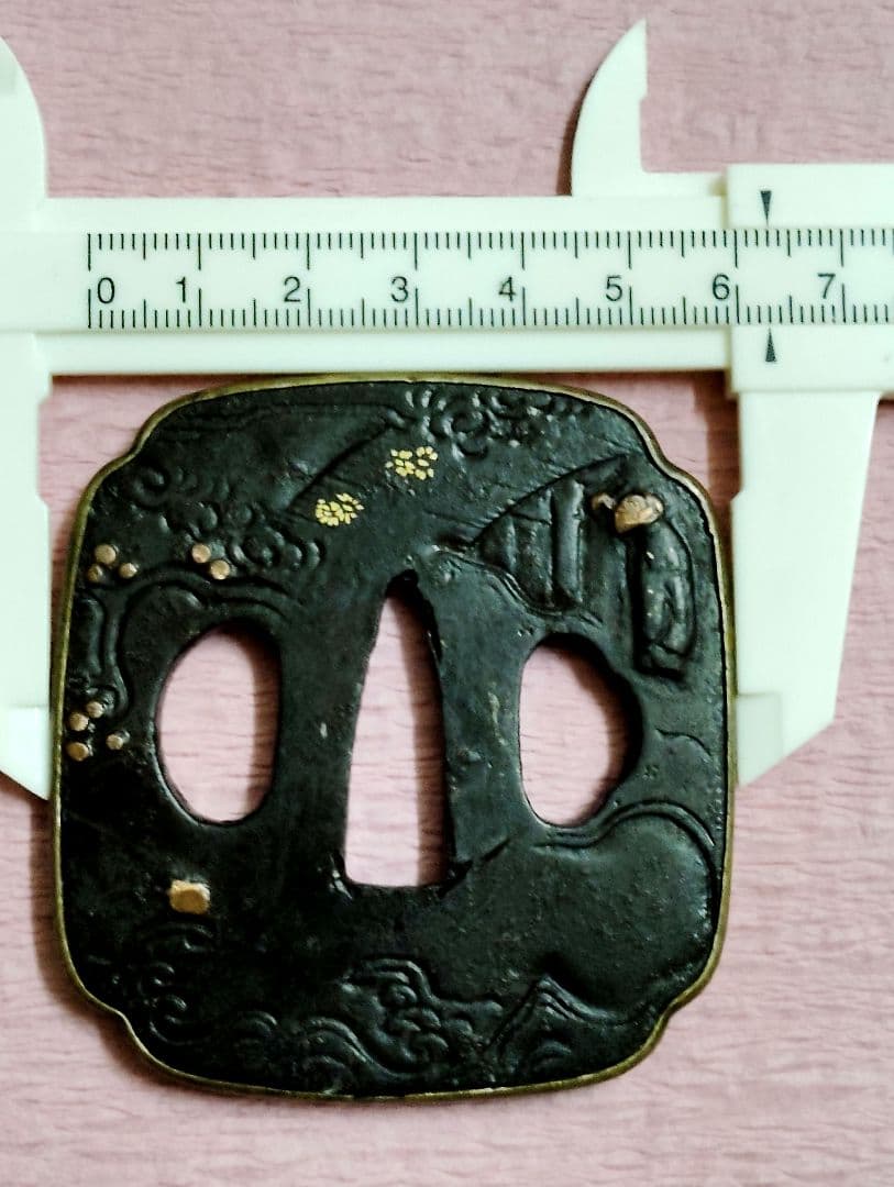 刀装具 鐔 鍔 無銘 鉄地 銅覆輪 金象嵌 色絵 賢人風景図 木瓜形鐔 時代物