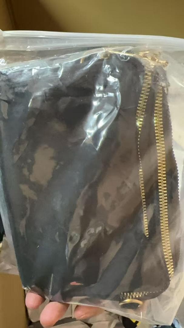 PRADA 黒ナイロンバッグ