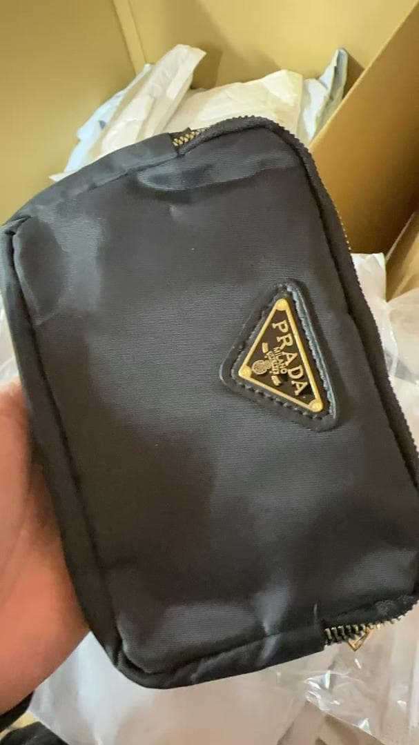 PRADA 黒ナイロンバッグ