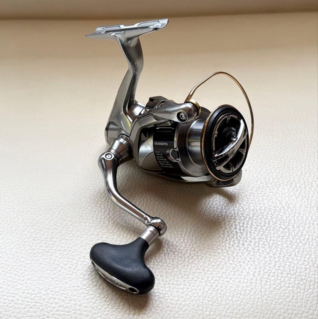 SHIMANO TWIN POWER C3000HG スピニングリール