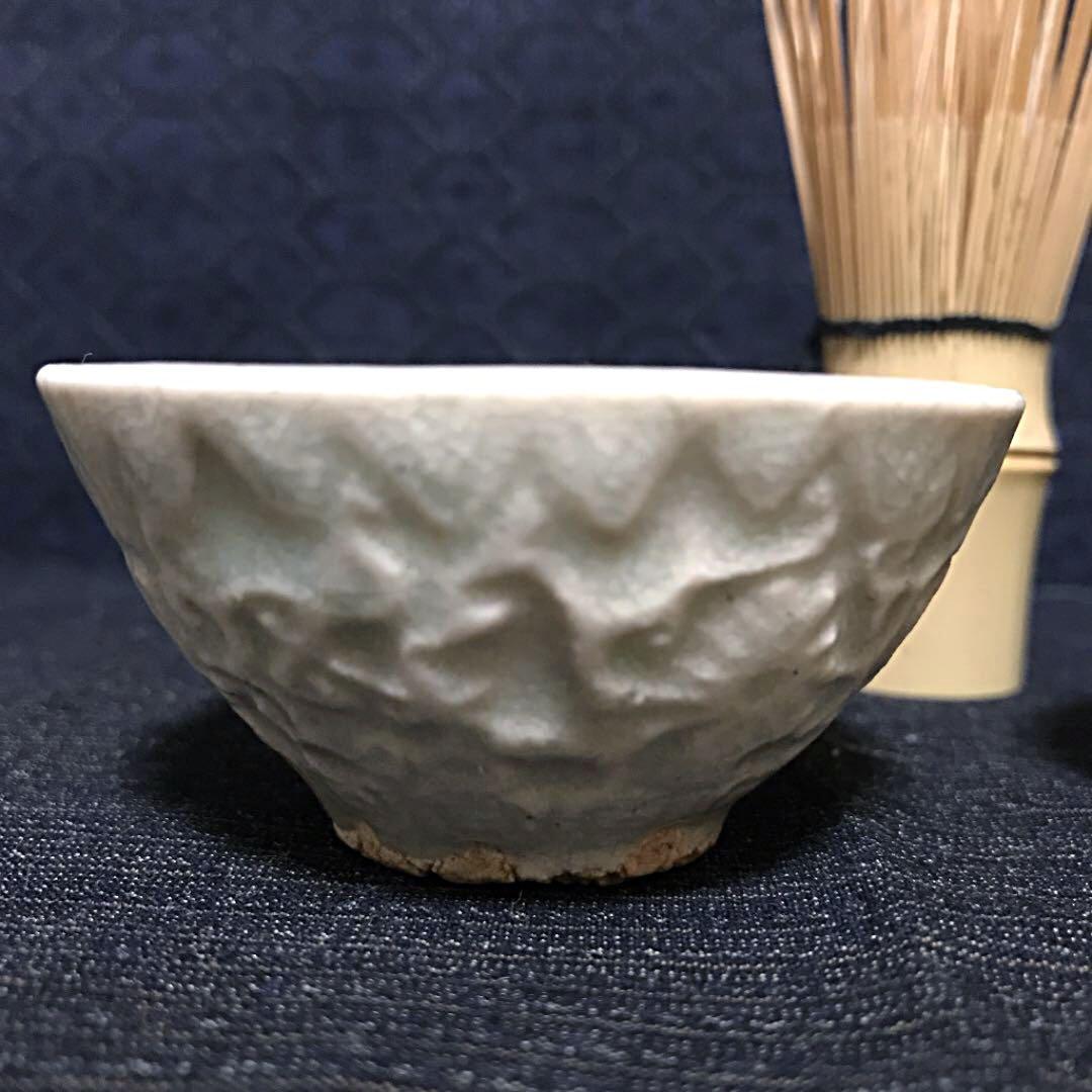 中国貿易商をやっていた家から出た、白磁陽刻盃　時代保証品