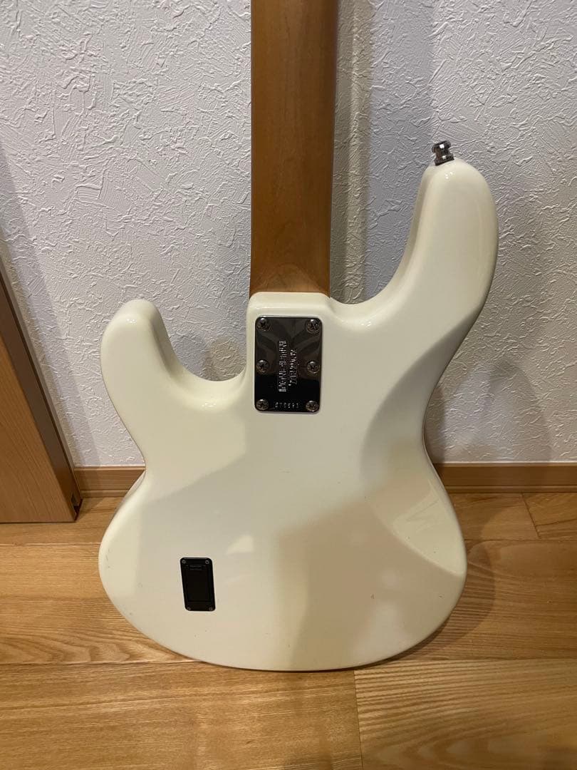 フライングアロー　ミュージックマン　スティングレイUSA