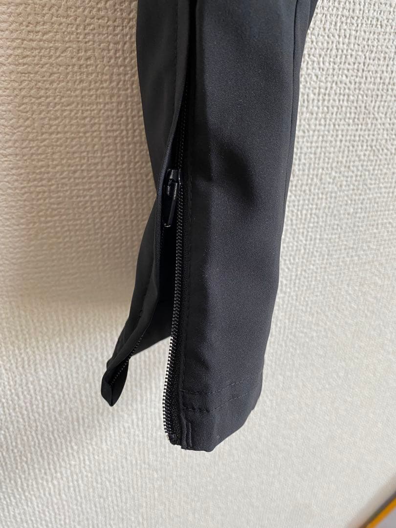 【未使用品】21-22 マンチェスターユナイテッドプレゼンテーションスーツ