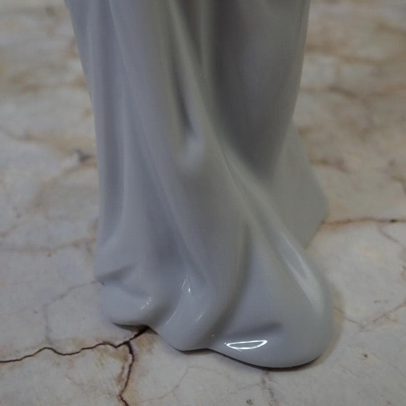 RU-6396 リヤドロ フィギュリン 貴婦人と帽子