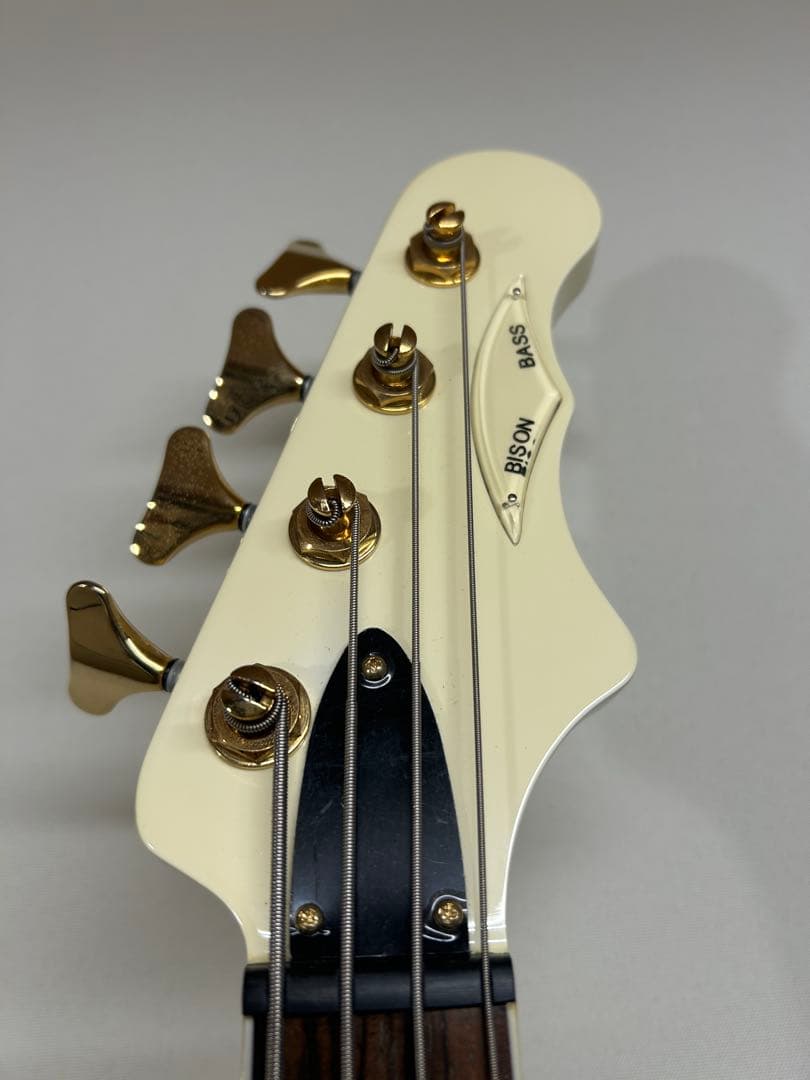 Burns London Bison Bass White エレキベース 廃盤