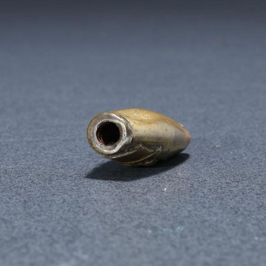 緒締め玉　菊水　提げもの　金属　黒　R1646