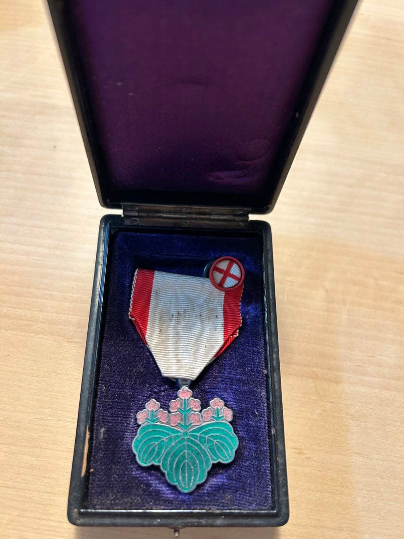 勲七等青色桐葉章 勲章 旧日本軍 メダル 箱付き