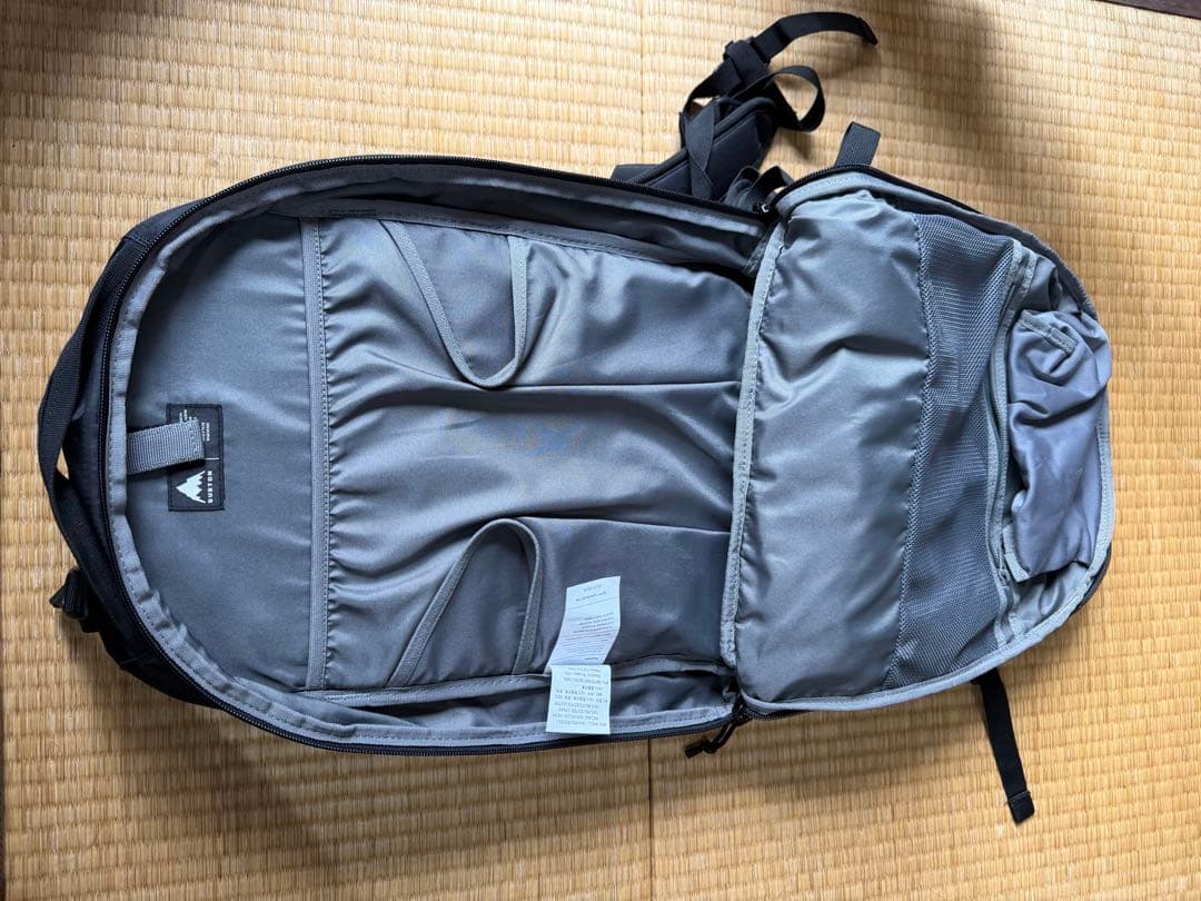 Burton サイドヒル 18L バックパック 黒