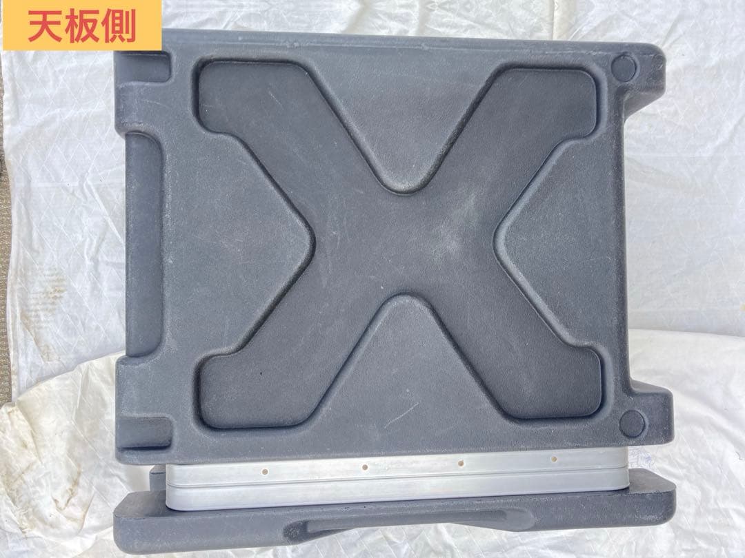 ラック　SKB 4U キャスター　取っ手付き