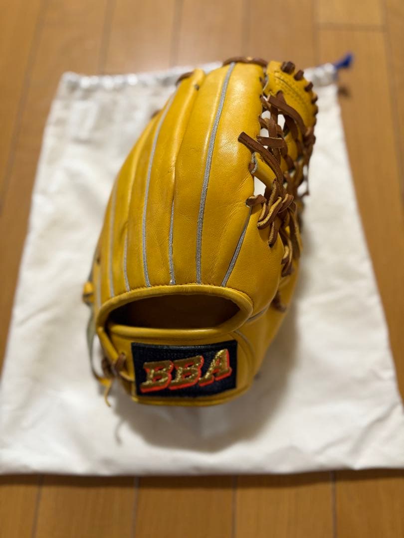 ＢＢＡ 軟式内野用グローブ（型付け済） イエロー 収納袋付き