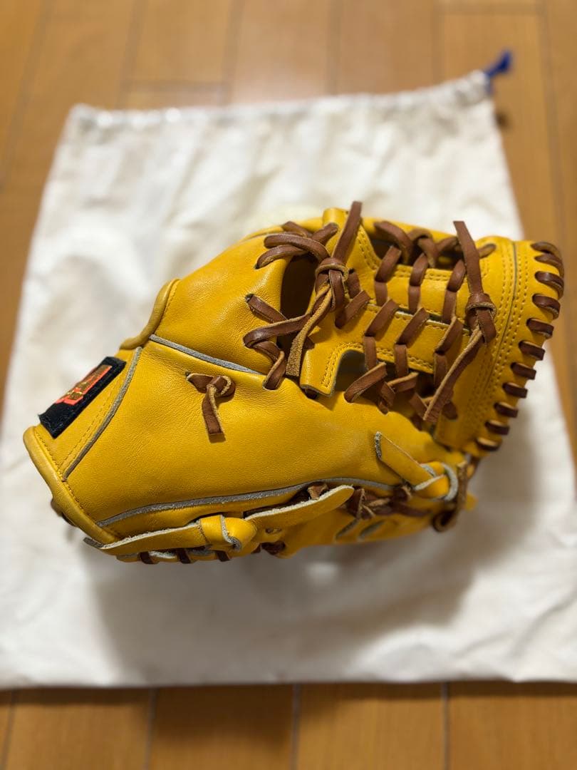 ＢＢＡ 軟式内野用グローブ（型付け済） イエロー 収納袋付き