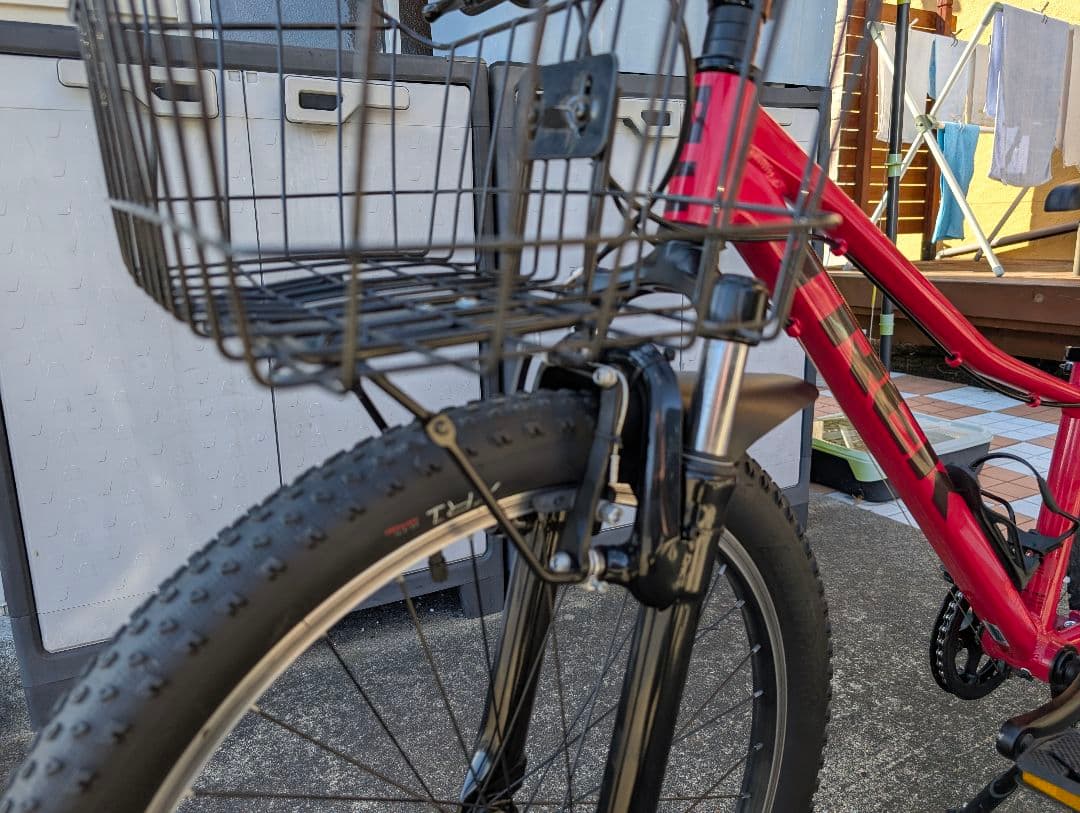 TREK プレキャリバー マゼンタ バスケット付き