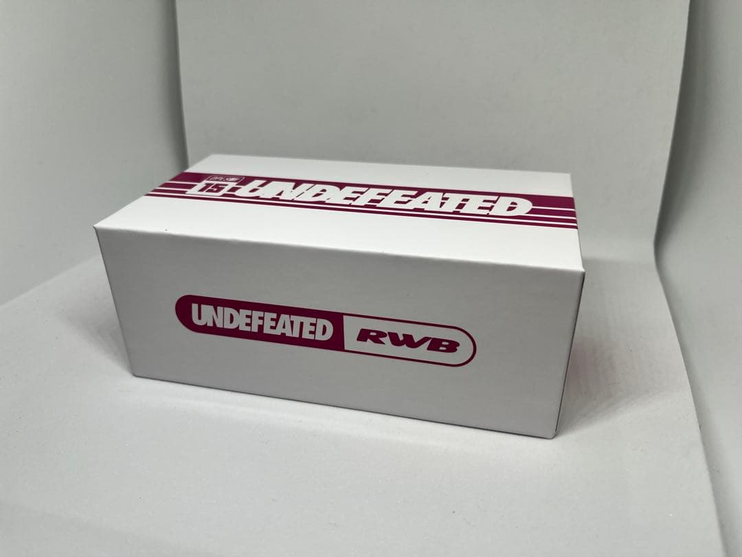 ミニカー TAS 2026 inno UNDEFEATED RWB Pink