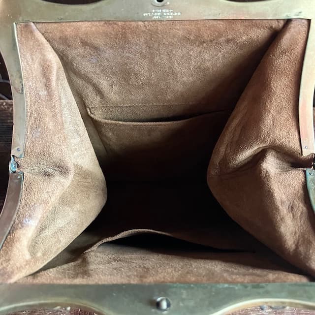 アンティーク レザー カービング バッグ 古道具 1917年 真鍮 金具