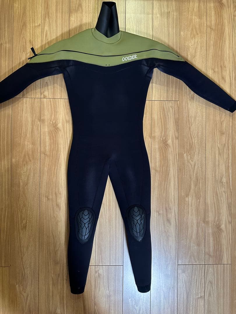 ウェットスーツ　セミドライ5mm-3mm ネックエントリータイプ