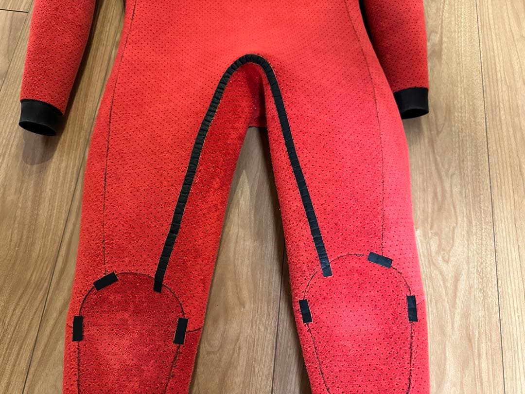 ウェットスーツ　セミドライ5mm-3mm ネックエントリータイプ