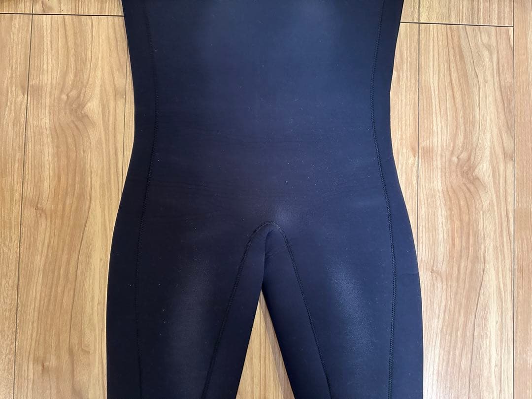 ウェットスーツ　セミドライ5mm-3mm ネックエントリータイプ