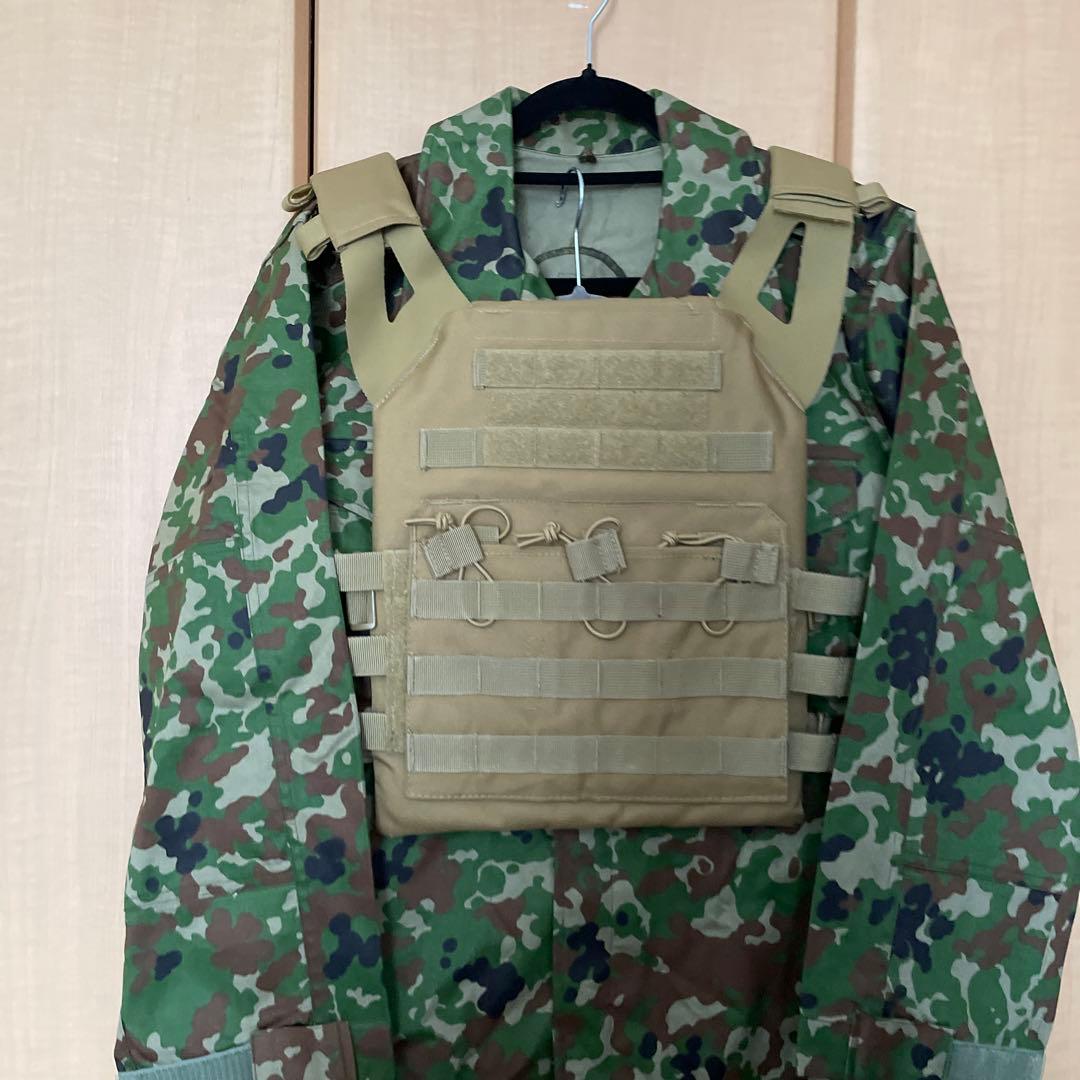 再お値下げ　未着用　サバゲー迷彩服上下5B タクティカルベストセット
