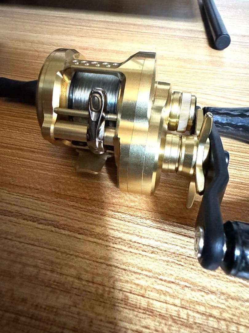 【良好】22 カルカッタコンクエスト　201XG ベイトリール