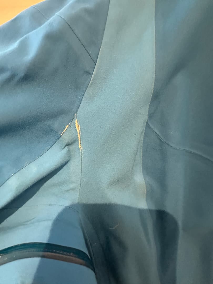 Arc’teryx women’s size small ski jacket