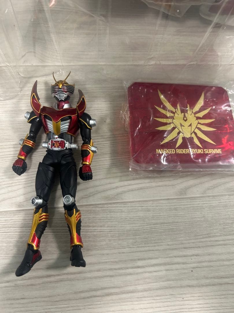 t854 SHFiguarts仮面ライダー龍騎サバイブ&ドラグランザー