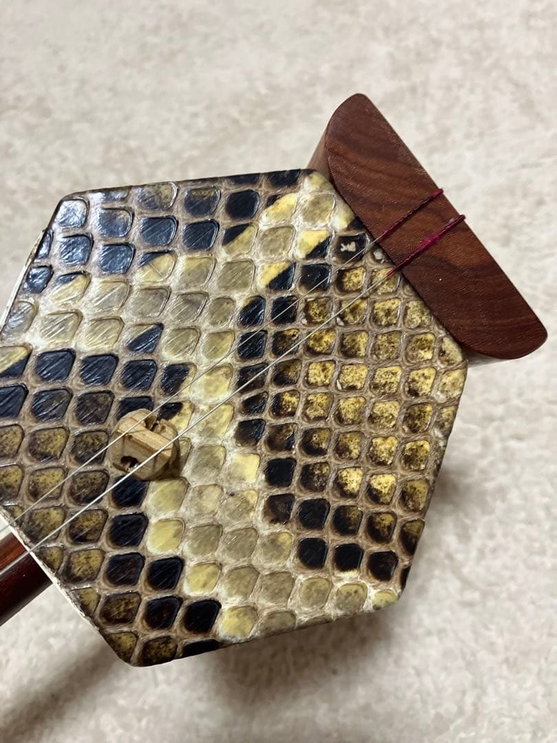 最高級 張源精制 二胡　木製 六角形胴体 2弦 専用ケース付き