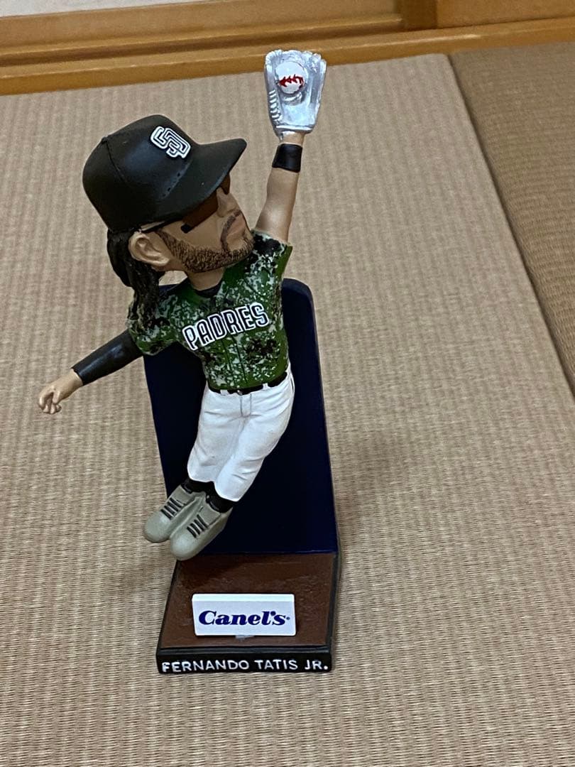 FERNANDO TATIS Jr フィギュア パドレス ボブルヘッド　値下げ可