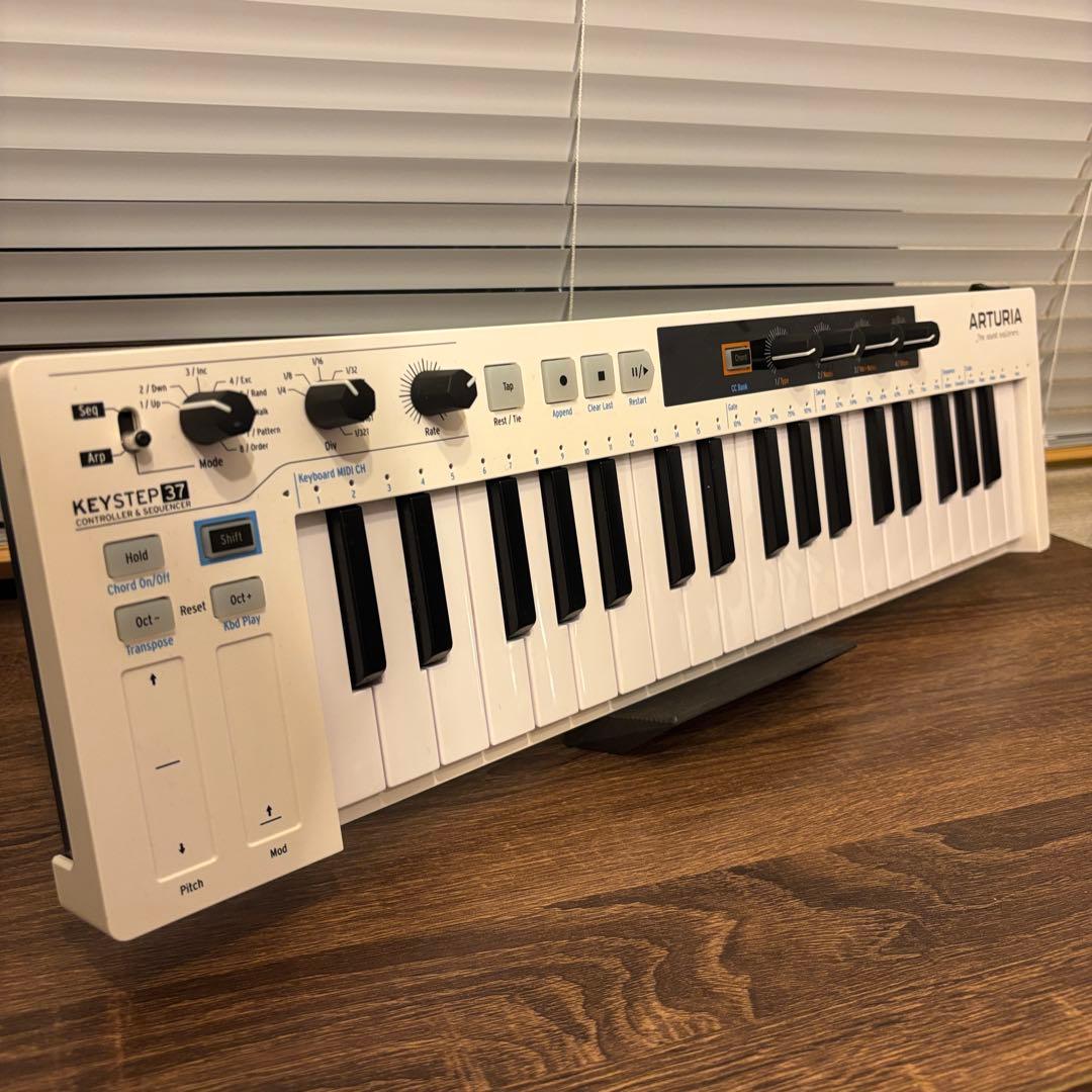 【美品】Arturia KeyStep 37 MIDIキーボード
