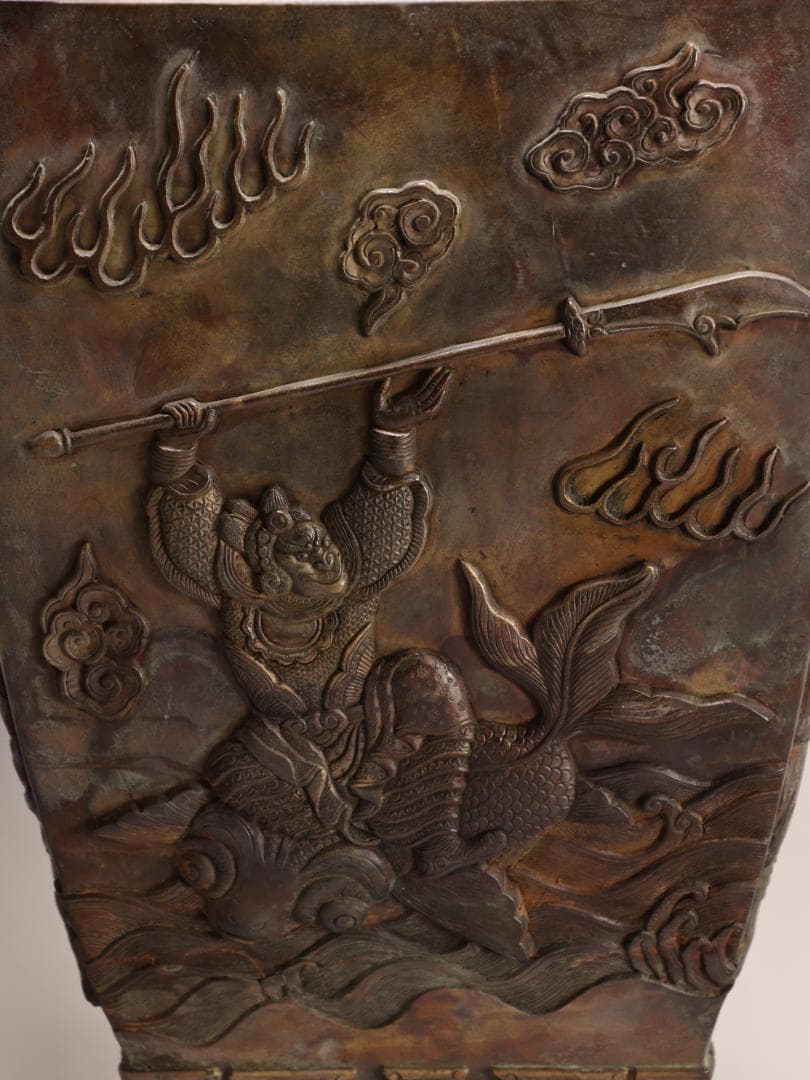 BK443　中国古玩　大明洪武 工部監造　象耳銅製花瓶 壺 箱付　高さ47.9㎝