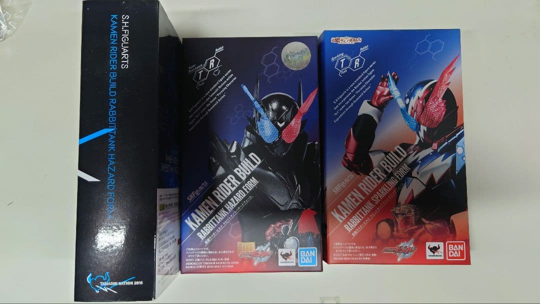 S.H.Figuarts 仮面ライダービルド ラビットタンクハザードフォーム