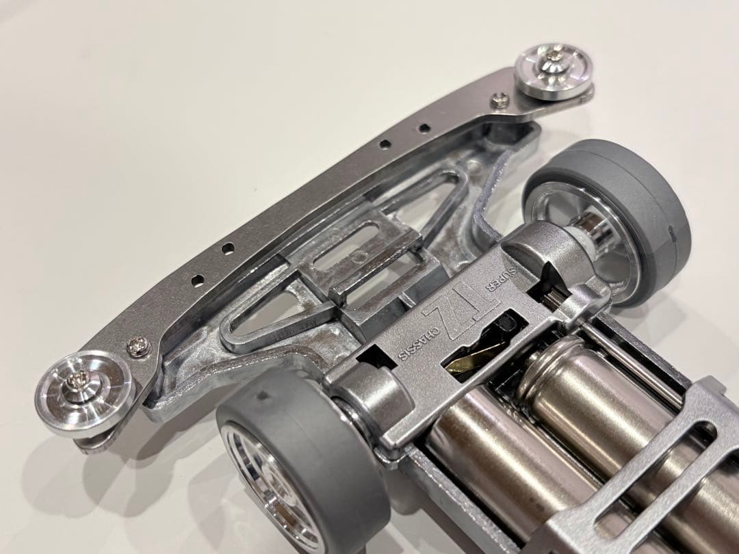 ミニ四駆　フル金属シャーシ　サイクロンマグナム