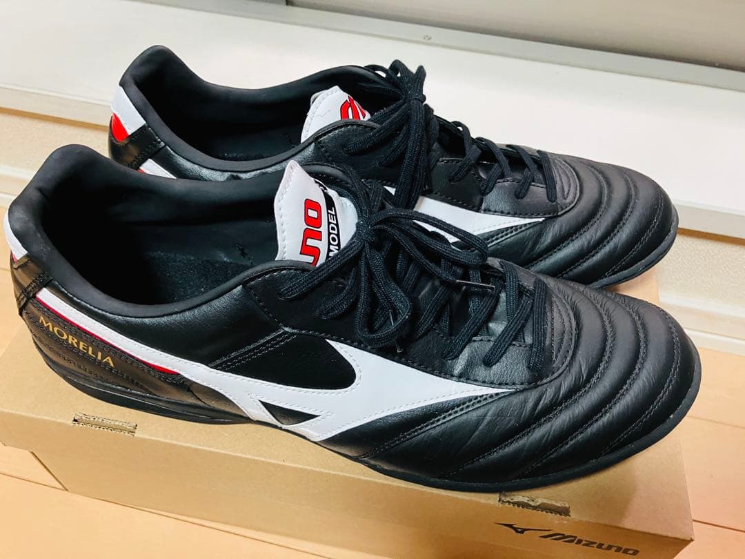 Mizuno Morelia サッカーシューズ ブラック/ホワイト/レッド