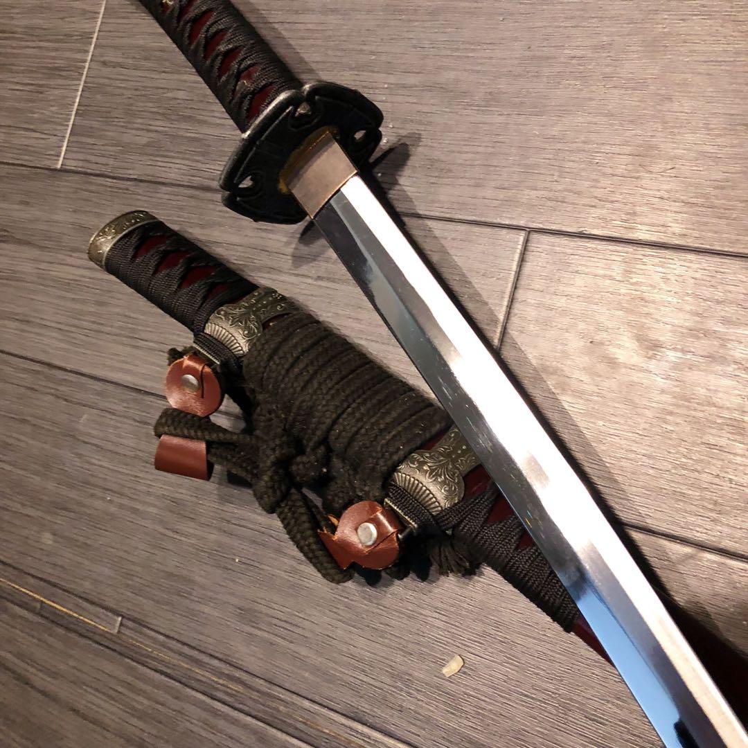 高級模造刀　日本軍拵え　居合刀　樋入刀身　合金刀身　朱拵え　重みあり