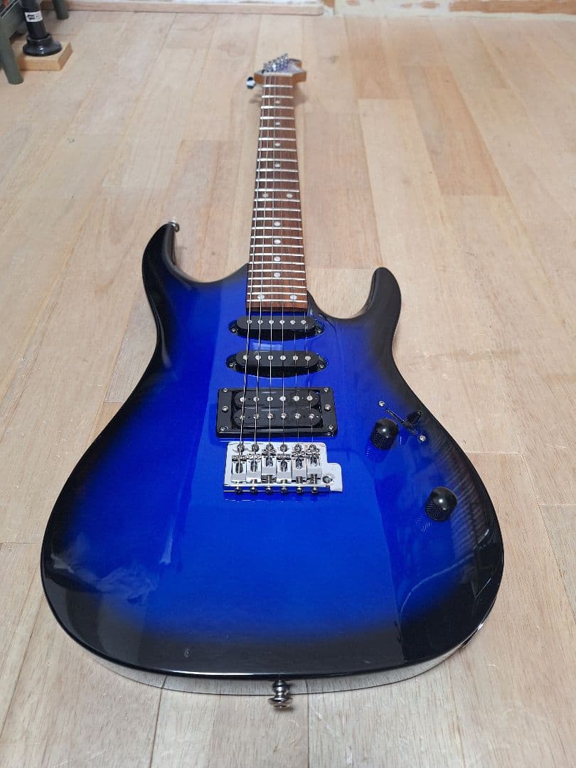 【ほぼ美品】エレキギター （調整済）自分が欲しいと思う内容で構成した初心者セット