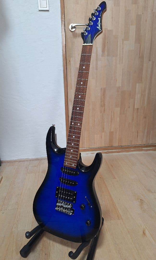 【ほぼ美品】エレキギター （調整済）自分が欲しいと思う内容で構成した初心者セット