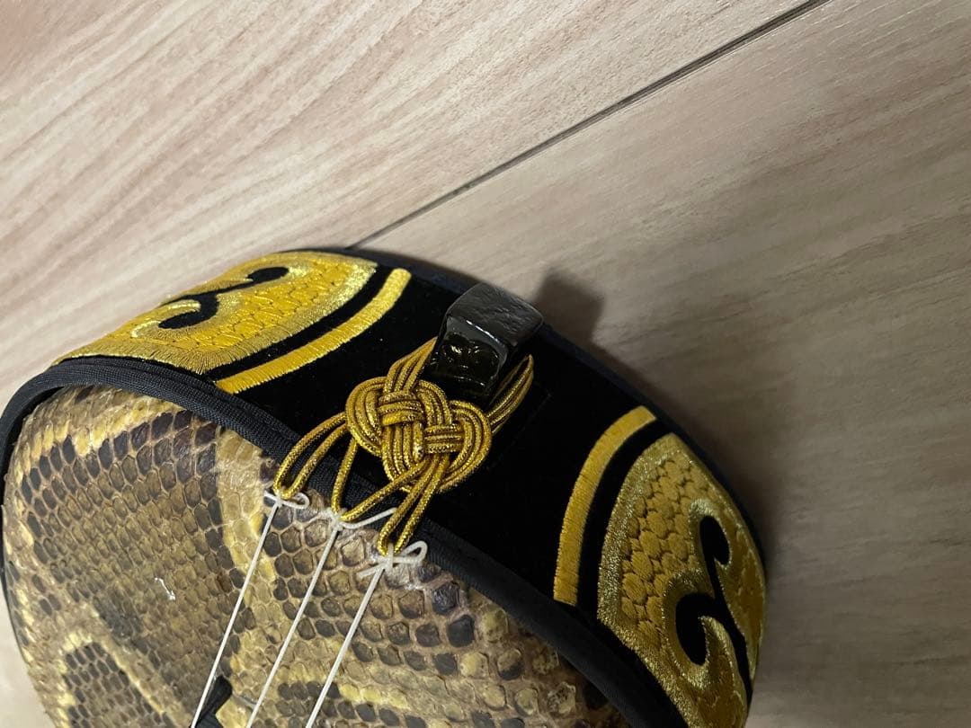 三線 本体 本革強化張 棹重量532g ケース付き