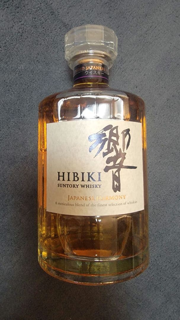 サントリー響 ジャパニーズハーモニー ７００ｍｌ　箱付き